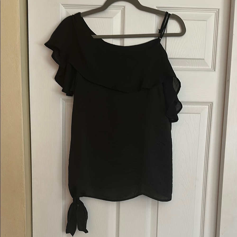 Mary & Mabel Black Asymmetrical Ruffled Tie Front Blouse